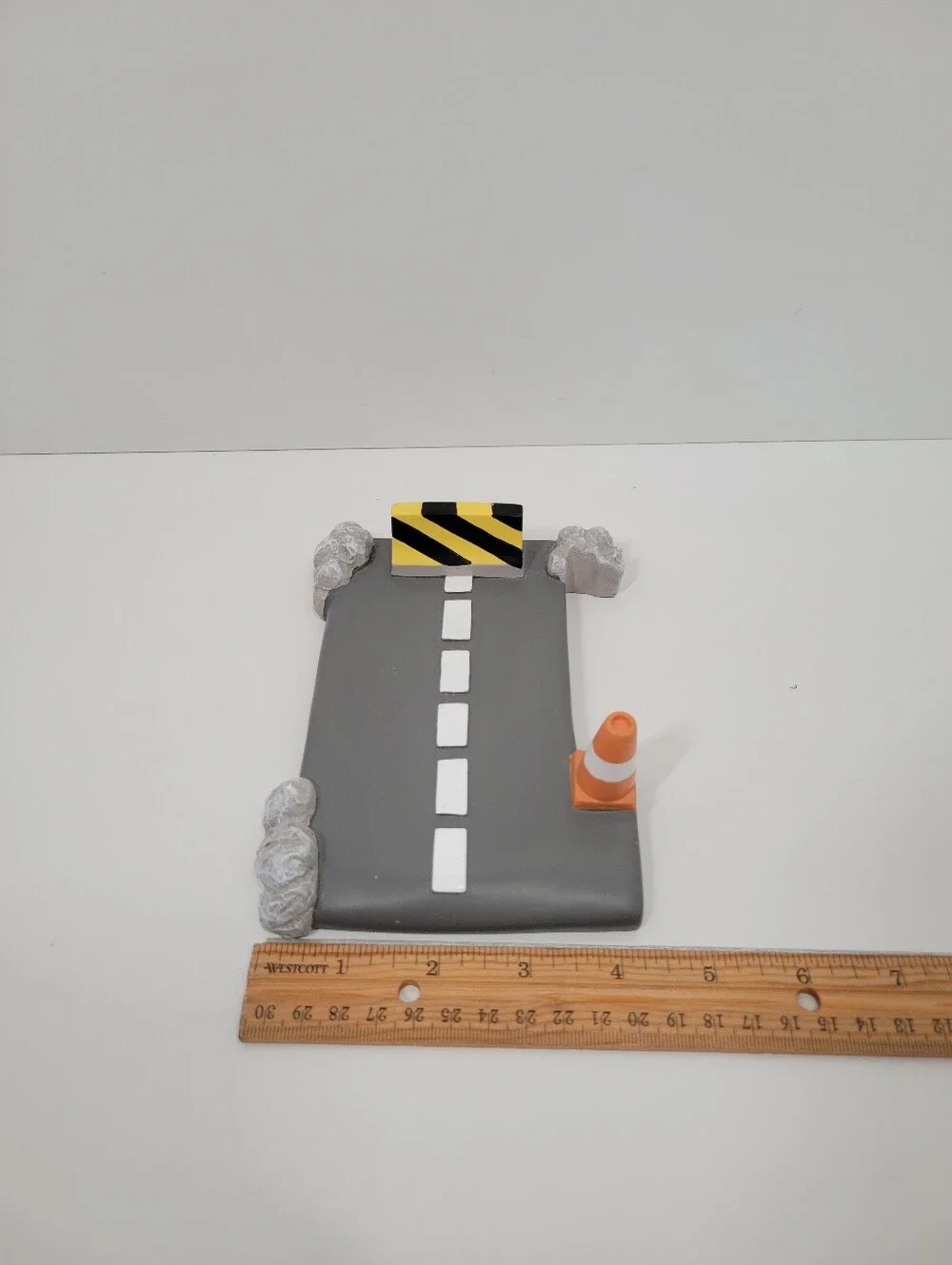 DREAM FACTORY Road Construction Kids Bathroom Soap Dish Or Cake Topper